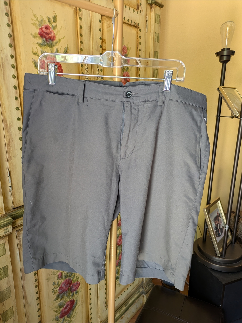 J.Lindeberg Men's Charcoal Flat-Front Shorts Sz 36